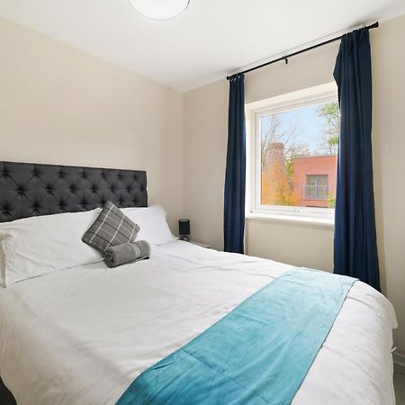 Peaceful 2Br Flat With Historic Bottle Kilns View & Free Parking Located Near City Centre Stoke-on-Trent エクステリア 写真