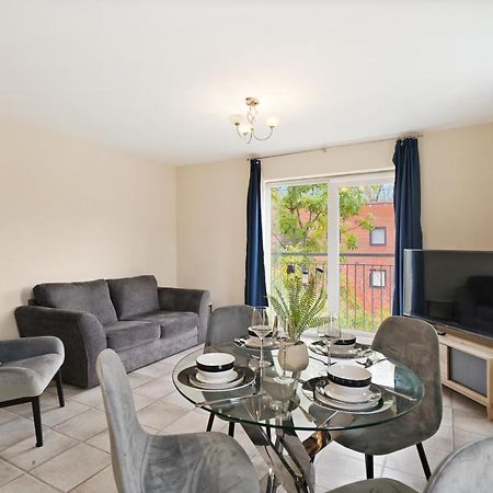 Peaceful 2Br Flat With Historic Bottle Kilns View & Free Parking Located Near City Centre Stoke-on-Trent エクステリア 写真