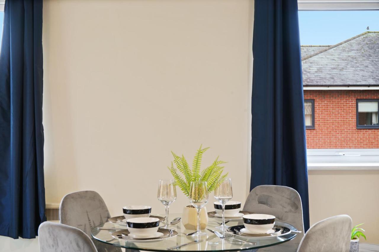 Peaceful 2Br Flat With Historic Bottle Kilns View & Free Parking Located Near City Centre Stoke-on-Trent エクステリア 写真
