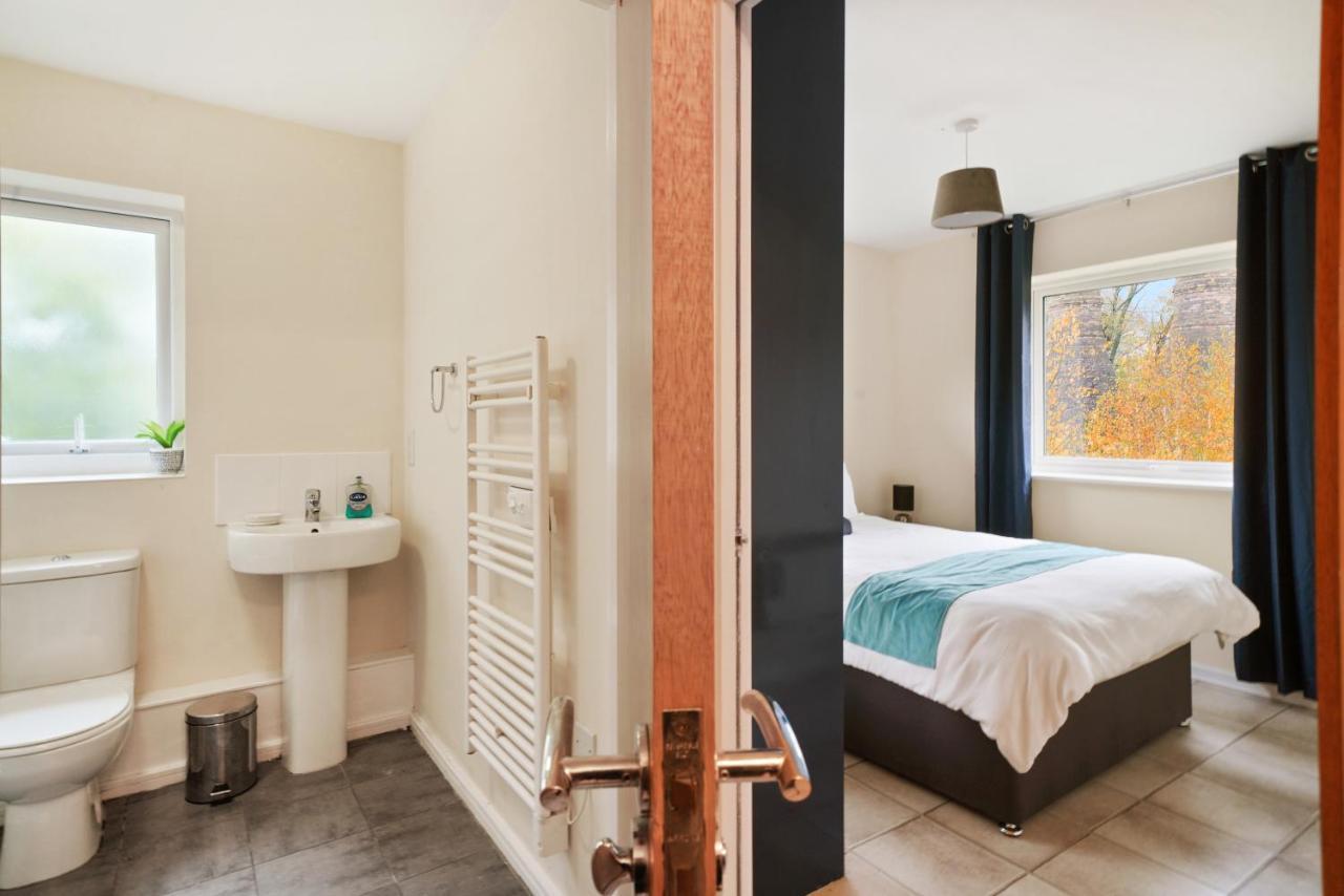 Peaceful 2Br Flat With Historic Bottle Kilns View & Free Parking Located Near City Centre Stoke-on-Trent エクステリア 写真