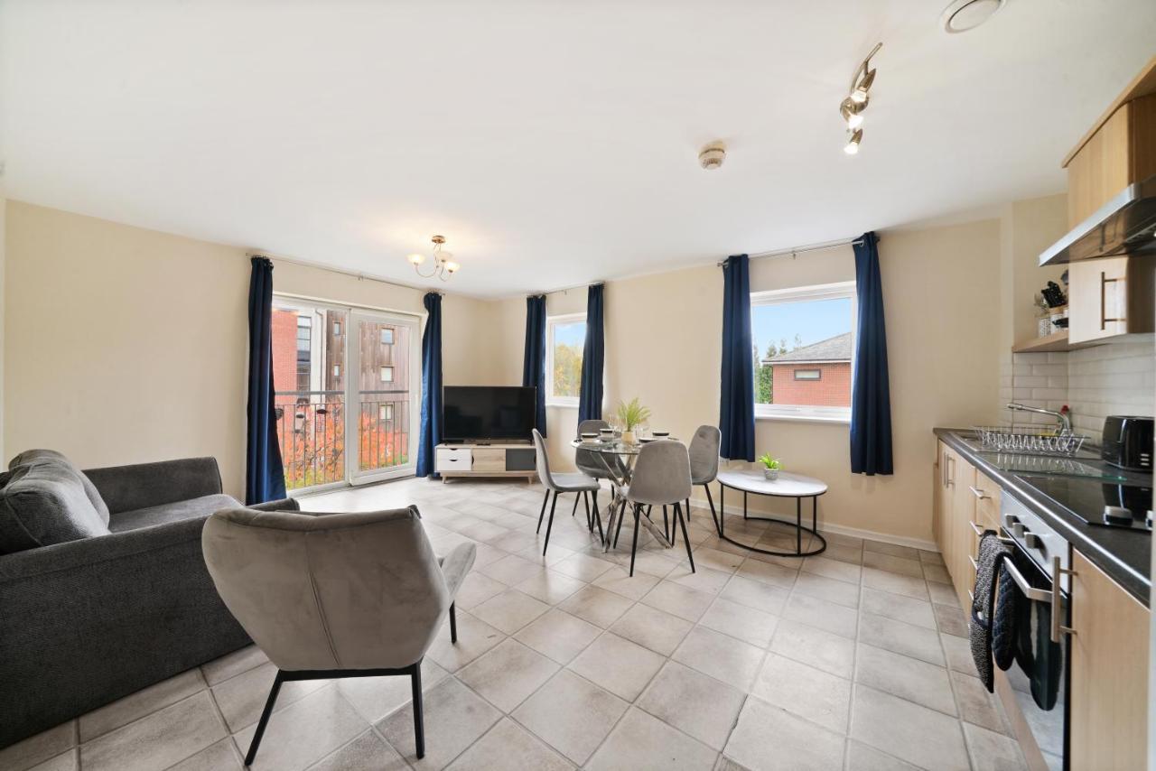 Peaceful 2Br Flat With Historic Bottle Kilns View & Free Parking Located Near City Centre Stoke-on-Trent エクステリア 写真